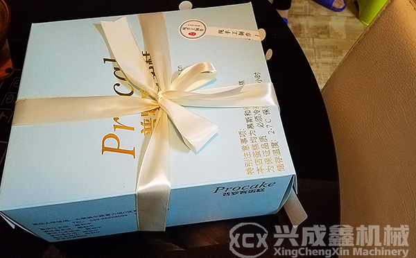 方形生日蛋糕盒逐漸流行與進(jìn)化，蛋糕盒成型機(jī)行業(yè)發(fā)展的思考